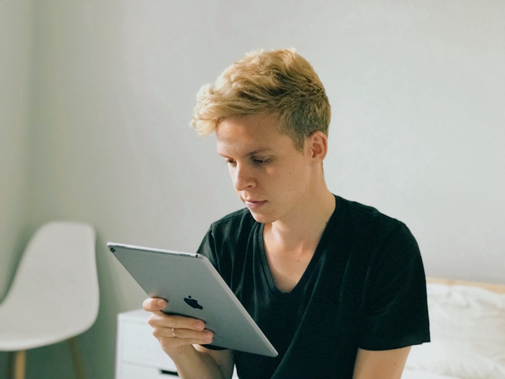 Entrevista a Victor Abarca, Youtuber y Creador de&nbsp;contenidos